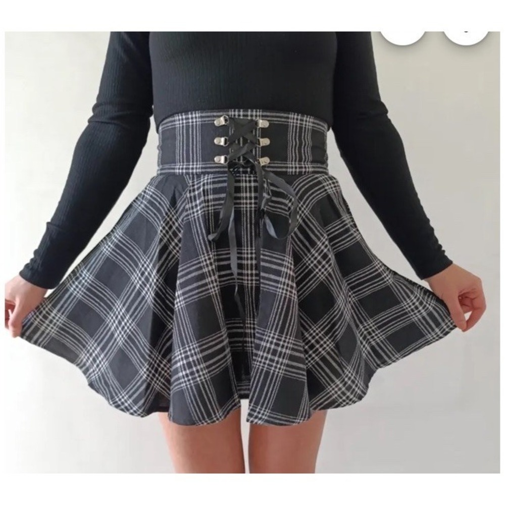 Romwe Skirt L Black White Plaid Pleated School Girl Grunge 90s Skater Goth Y2K